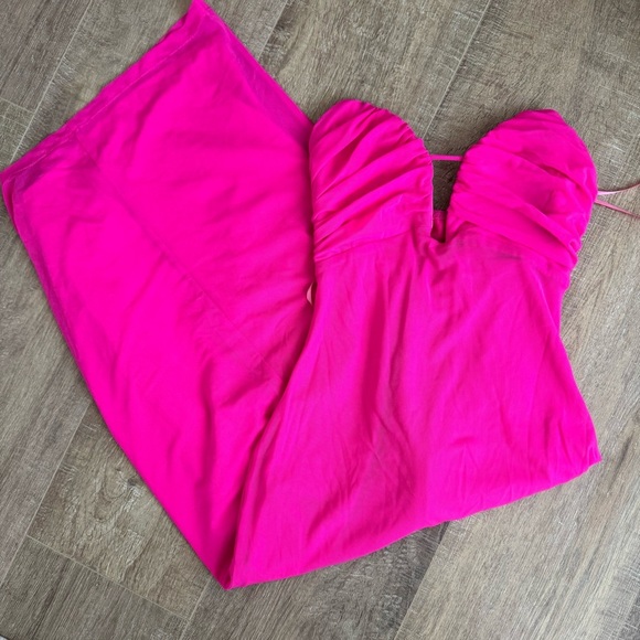 HELLO MOLLY dancing out midi dress hot pink Vibrant Pink Strapless Dress - Picture 4 of 7